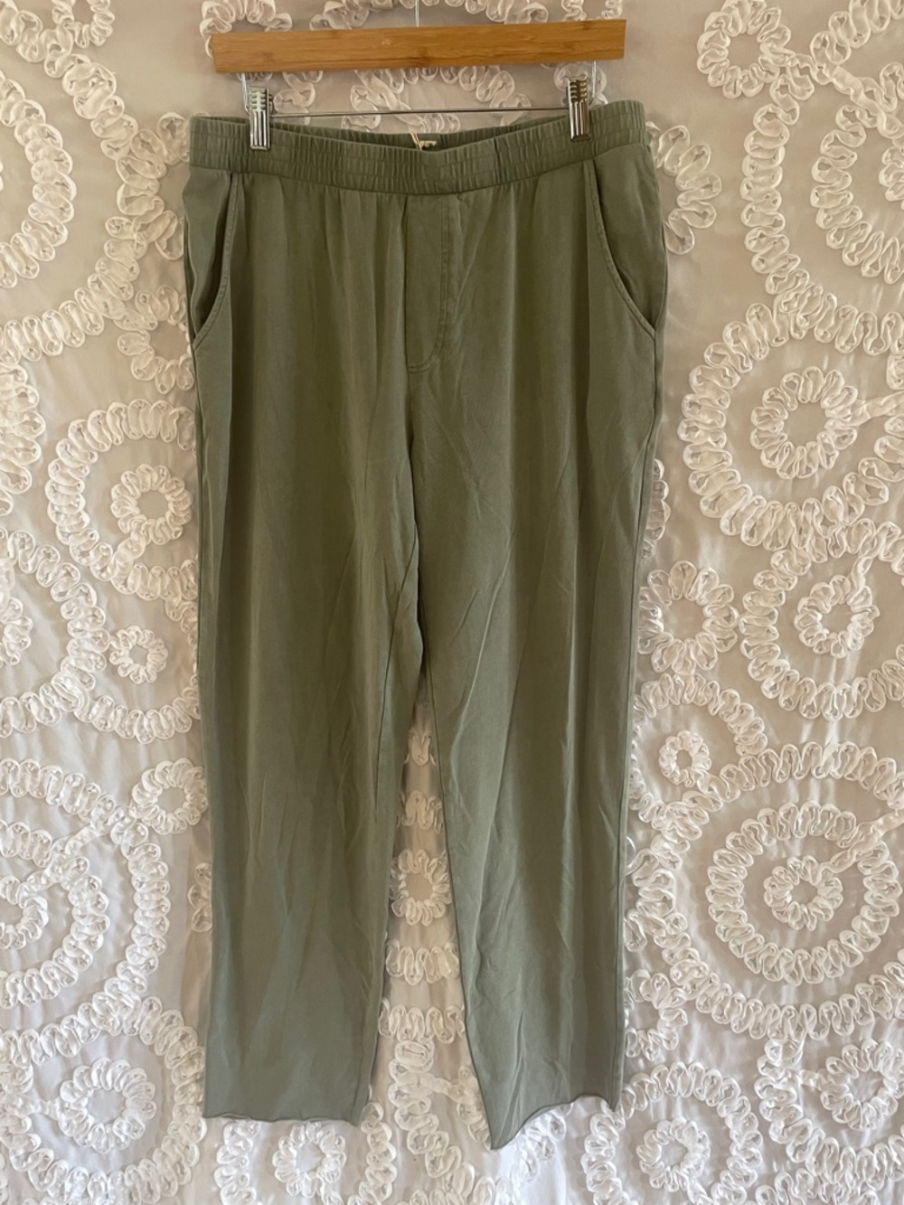 Z Supply Kacie Pull-On Pants in Forest Green Elastic waist Pockets comfy